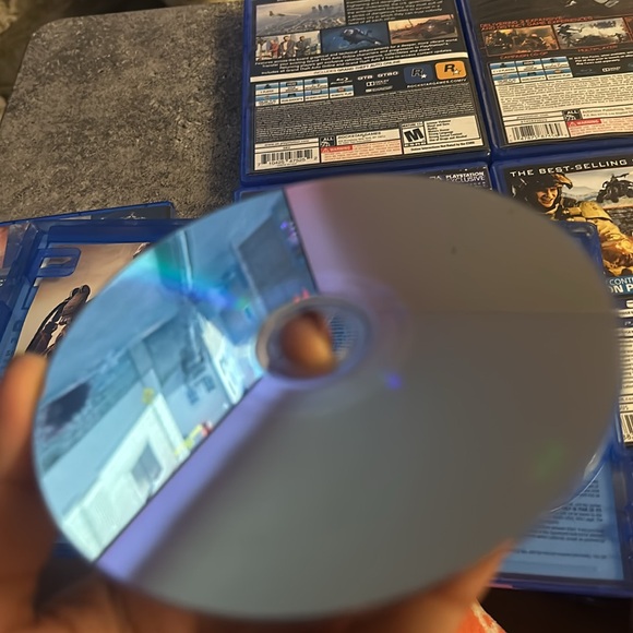 4 PS4 games, call of duty and Grandtheft auto - Picture 12 of 12